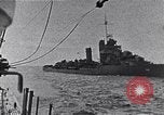 Standbild australischen Überlebenden South China Sea, 1944, aus Sekunde 16 historischem Filmmaterial Videoclip 65675074410