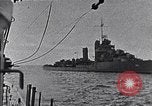 Standbild australischen Überlebenden South China Sea, 1944, aus Sekunde 17 historischem Filmmaterial Videoclip 65675074410