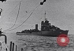 Standbild australischen Überlebenden South China Sea, 1944, aus Sekunde 18 historischem Filmmaterial Videoclip 65675074410