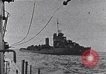 Standbild australischen Überlebenden South China Sea, 1944, aus Sekunde 20 historischem Filmmaterial Videoclip 65675074410