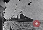 Standbild australischen Überlebenden South China Sea, 1944, aus Sekunde 24 historischem Filmmaterial Videoclip 65675074410