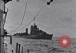 Standbild australischen Überlebenden South China Sea, 1944, aus Sekunde 25 historischem Filmmaterial Videoclip 65675074410