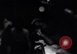 Standbild australischen Überlebenden South China Sea, 1944, aus Sekunde 42 historischem Filmmaterial Videoclip 65675074410