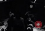 Standbild australischen Überlebenden South China Sea, 1944, aus Sekunde 43 historischem Filmmaterial Videoclip 65675074410
