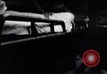 Standbild australischen Überlebenden South China Sea, 1944, aus Sekunde 47 historischem Filmmaterial Videoclip 65675074410