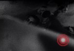 Standbild australischen Überlebenden South China Sea, 1944, aus Sekunde 55 historischem Filmmaterial Videoclip 65675074410