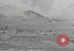 Standbild Schokolade Drop Hill Okinawa Ryukyu Inseln, 1945, aus Sekunde 8 historischem Filmmaterial Videoclip 65675074416