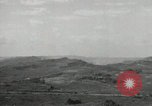 Standbild Schokolade Drop Hill Okinawa Ryukyu Inseln, 1945, aus Sekunde 44 historischem Filmmaterial Videoclip 65675074416