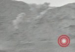 Standbild Explosionen Okinawa Ryukyu Inseln, 1945, aus Sekunde 43 historischem Filmmaterial Videoclip 65675074418