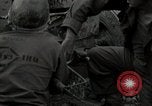 Standbild USA Soldaten Okinawa Ryukyu Inseln, 1945, aus Sekunde 38 historischem Filmmaterial Videoclip 65675074421
