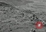 Standbild USA Soldaten Okinawa Ryukyu Inseln, 1945, aus Sekunde 56 historischem Filmmaterial Videoclip 65675074426