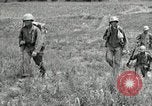 Standbild USA Soldaten Okinawa Ryukyu Inseln, 1945, aus Sekunde 26 historischem Filmmaterial Videoclip 65675074428