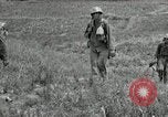 Standbild USA Soldaten Okinawa Ryukyu Inseln, 1945, aus Sekunde 28 historischem Filmmaterial Videoclip 65675074428