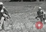 Standbild USA Soldaten Okinawa Ryukyu Inseln, 1945, aus Sekunde 31 historischem Filmmaterial Videoclip 65675074428