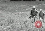 Standbild USA Soldaten Okinawa Ryukyu Inseln, 1945, aus Sekunde 32 historischem Filmmaterial Videoclip 65675074428