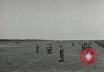 Standbild Charles Coolidge erhält Ehrenmedaille Darmstadt Deutschland, 1945, aus Sekunde 13 historischem Filmmaterial Videoclip 65675074433