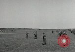 Standbild Charles Coolidge erhält Ehrenmedaille Darmstadt Deutschland, 1945, aus Sekunde 17 historischem Filmmaterial Videoclip 65675074433