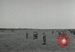 Standbild Charles Coolidge erhält Ehrenmedaille Darmstadt Deutschland, 1945, aus Sekunde 18 historischem Filmmaterial Videoclip 65675074433