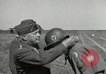 Standbild Charles Coolidge erhält Ehrenmedaille Darmstadt Deutschland, 1945, aus Sekunde 28 historischem Filmmaterial Videoclip 65675074433