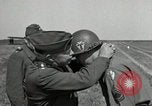 Standbild Charles Coolidge erhält Ehrenmedaille Darmstadt Deutschland, 1945, aus Sekunde 32 historischem Filmmaterial Videoclip 65675074433