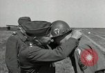 Standbild Charles Coolidge erhält Ehrenmedaille Darmstadt Deutschland, 1945, aus Sekunde 33 historischem Filmmaterial Videoclip 65675074433
