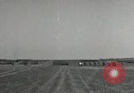 Standbild Charles Coolidge erhält Ehrenmedaille Darmstadt Deutschland, 1945, aus Sekunde 57 historischem Filmmaterial Videoclip 65675074433