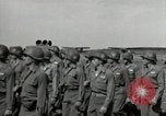 Standbild Charles Coolidge erhält Ehrenmedaille Darmstadt Deutschland, 1945, aus Sekunde 61 historischem Filmmaterial Videoclip 65675074433