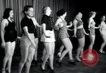 Image femmes danseurs New York City USA, 1936, de la seconde 7 séquences d'archives historiques vidéo 65675074452