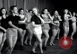 Image femmes danseurs New York City USA, 1936, de la seconde 10 séquences d'archives historiques vidéo 65675074452