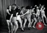 Image femmes danseurs New York City USA, 1936, de la seconde 20 séquences d'archives historiques vidéo 65675074452