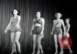 Image femmes danseurs New York City USA, 1936, de la seconde 54 séquences d'archives historiques vidéo 65675074452