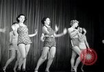 Image femmes danseurs New York City USA, 1936, de la seconde 55 séquences d'archives historiques vidéo 65675074452