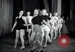 Image femmes danseurs New York City USA, 1936, de la seconde 57 séquences d'archives historiques vidéo 65675074452