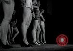 Standbild Chorus Line New York City USA, 1936, aus Sekunde 1 historischem Filmmaterial Videoclip 65675074454