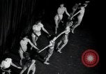 Standbild Chorus Line New York City USA, 1936, aus Sekunde 21 historischem Filmmaterial Videoclip 65675074454