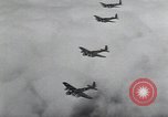 Standbild B-17 Flying Festungen Langley Field Virginia USA, 1939, aus Sekunde 17 historischem Filmmaterial Videoclip 65675074458