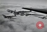 Standbild B-17 Flying Festungen Langley Field Virginia USA, 1939, aus Sekunde 24 historischem Filmmaterial Videoclip 65675074458