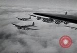 Standbild B-17 Flying Festungen Langley Field Virginia USA, 1939, aus Sekunde 25 historischem Filmmaterial Videoclip 65675074458