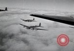 Standbild B-17 Flying Festungen Langley Field Virginia USA, 1939, aus Sekunde 26 historischem Filmmaterial Videoclip 65675074458