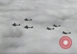Standbild B-17 Flying Festungen Langley Field Virginia USA, 1939, aus Sekunde 32 historischem Filmmaterial Videoclip 65675074458