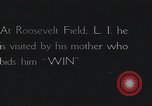 Image Charles Lindbergh et sa mère Long Island New York USA, 1927, de la seconde 6 séquences d'archives historiques vidéo 65675074467