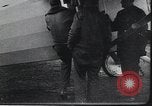 Image Charles Lindbergh et sa mère Long Island New York USA, 1927, de la seconde 20 séquences d'archives historiques vidéo 65675074467