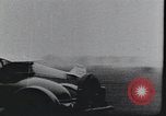 Image Charles Lindbergh et sa mère Long Island New York USA, 1927, de la seconde 27 séquences d'archives historiques vidéo 65675074467