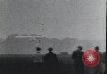 Image Charles Lindbergh et sa mère Long Island New York USA, 1927, de la seconde 35 séquences d'archives historiques vidéo 65675074467