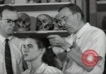 Image sérieusement anthropologue Hooton Cambridge Massachusetts USA, 1946, de la seconde 55 séquences d'archives historiques vidéo 65675074484