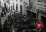Standbild Menge Lissabon Portugal, 1942, aus Sekunde 17 historischem Filmmaterial Videoclip 65675074494