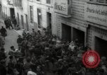 Standbild Menge Lissabon Portugal, 1942, aus Sekunde 18 historischem Filmmaterial Videoclip 65675074494