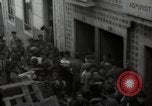Standbild Menge Lissabon Portugal, 1942, aus Sekunde 22 historischem Filmmaterial Videoclip 65675074494