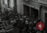 Standbild Menge Lissabon Portugal, 1942, aus Sekunde 24 historischem Filmmaterial Videoclip 65675074494