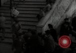 Standbild Menge Lissabon Portugal, 1942, aus Sekunde 43 historischem Filmmaterial Videoclip 65675074494